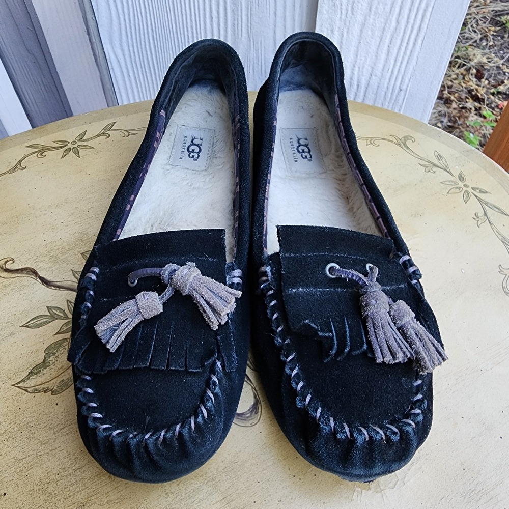 UGG Sz‎ 9 Black Suede Tassel Moccasin Loafers 1005475 Warm Cozy Shearling Wool